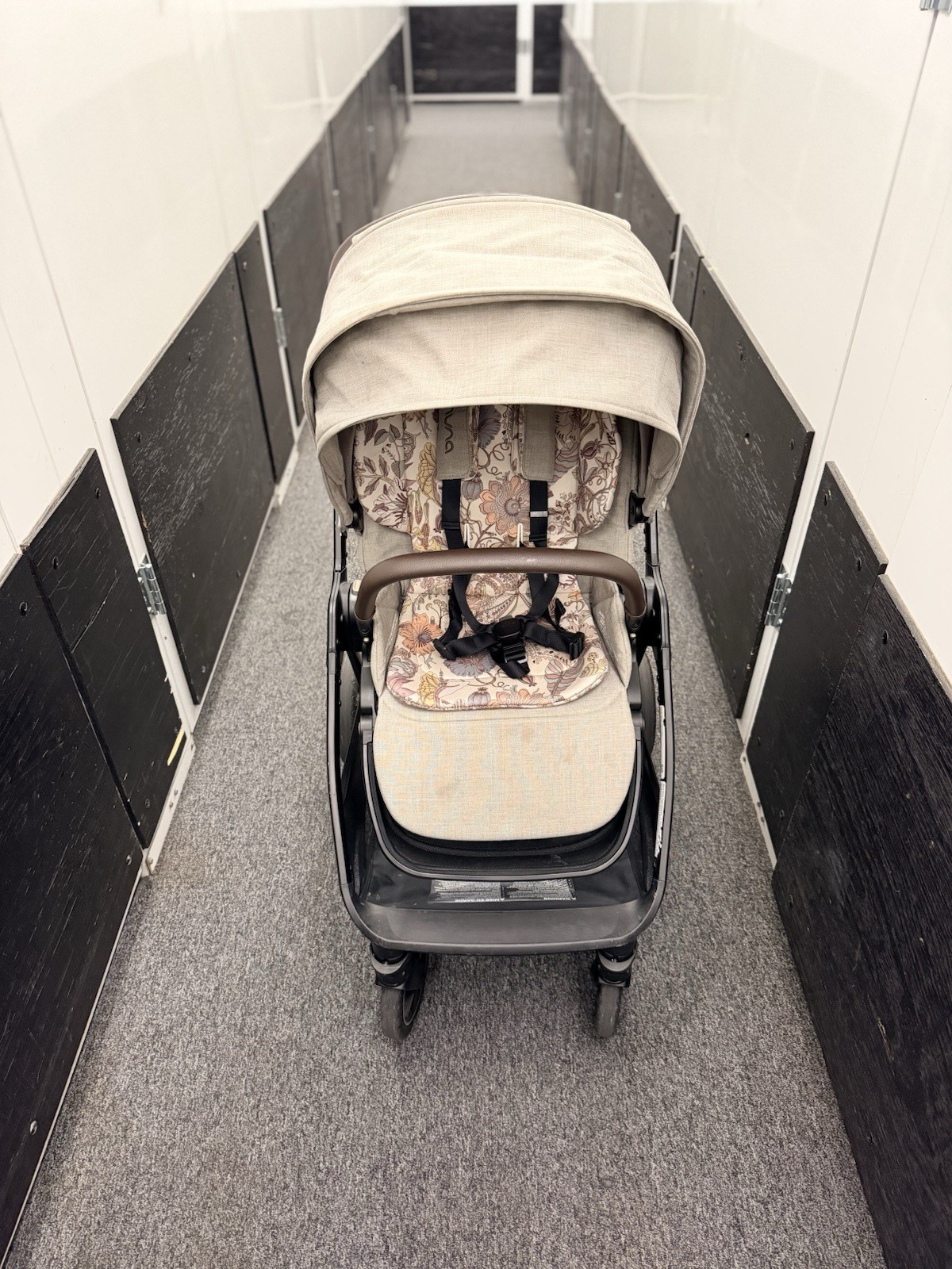 Nuna TRVL Single Pushchair Stroller, Foldable 3-Wheel, Canopy, Gray/Black