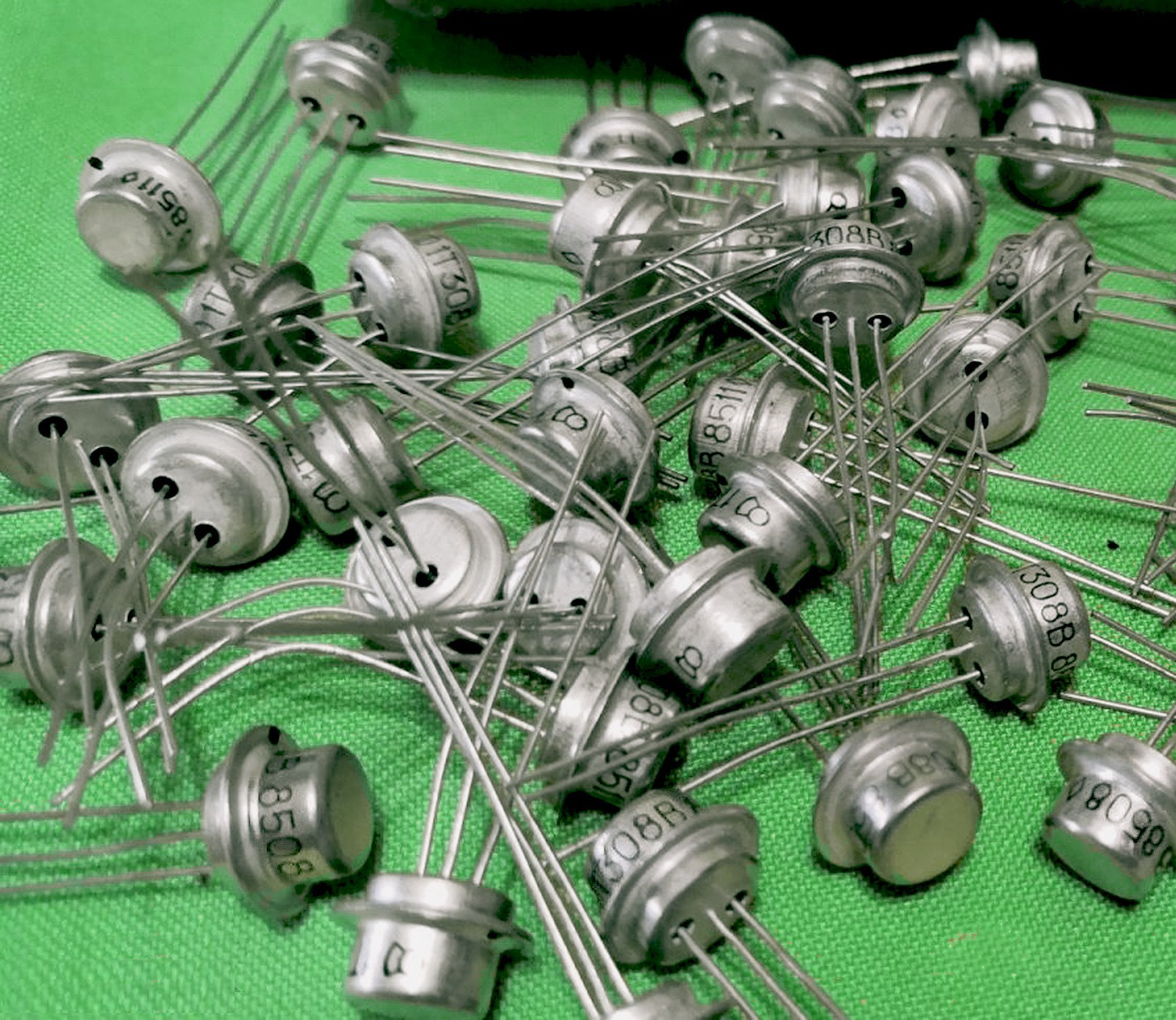 16pcs Germanium Transistor PNP GT308V alt AF109 2N2048 - Fuzz Face Guitar - USSR