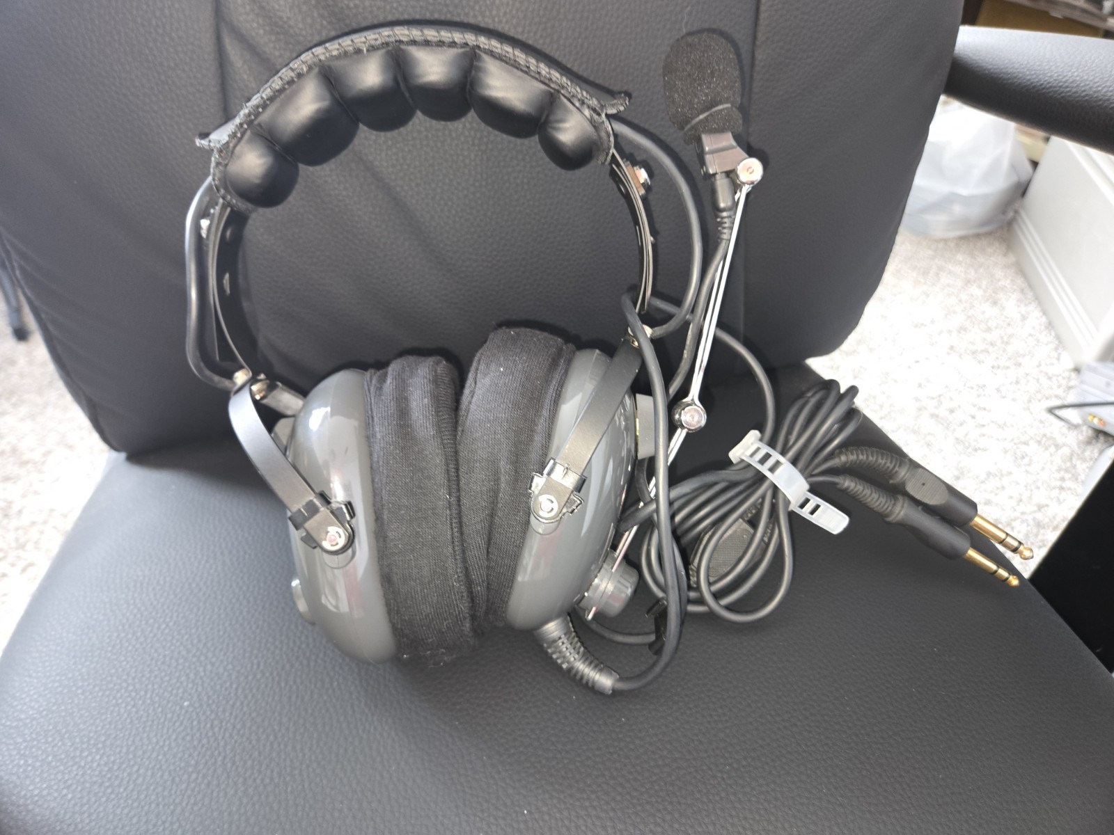 Avcomm AC-800S Headset - Dual Plug - Aviation Communications Inc.