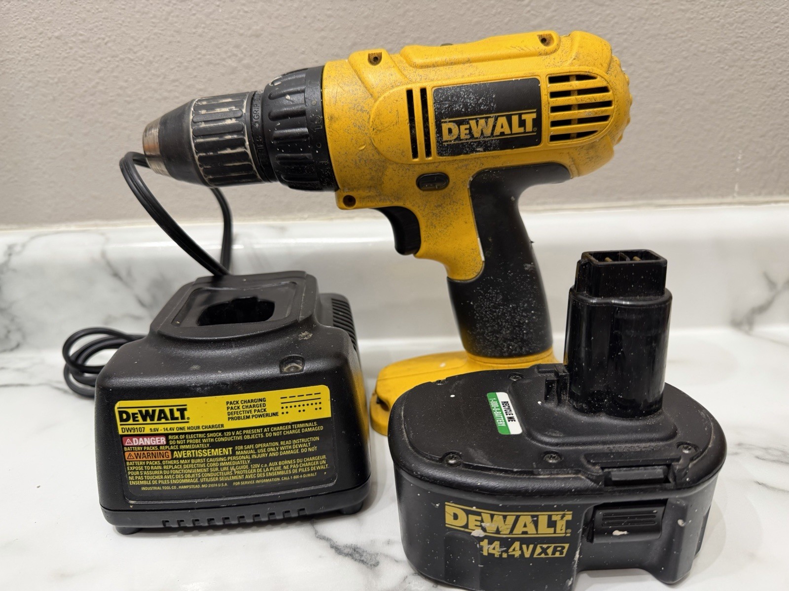 Dewalt DC728 1/2” Cordless Drill/Driver Set Used With Charger & Battery Working