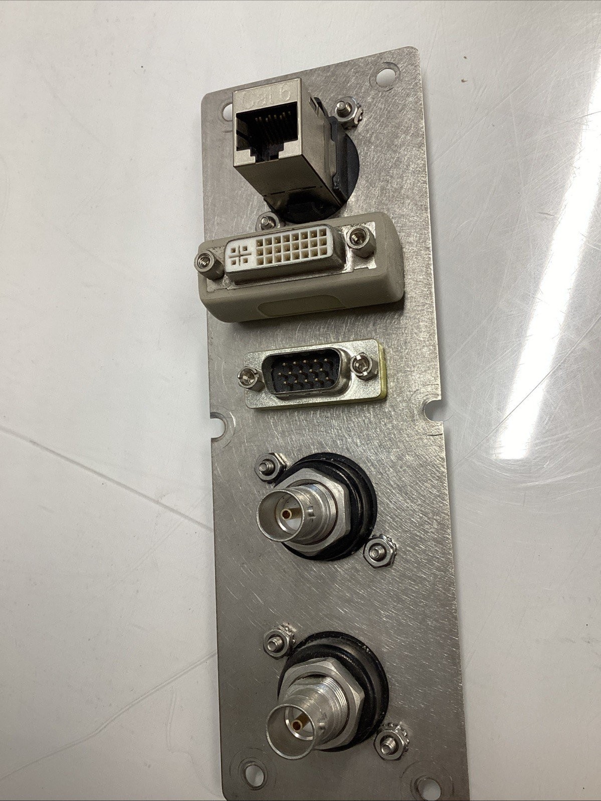 Switchcraft I/O Connector Interface Plate M-752