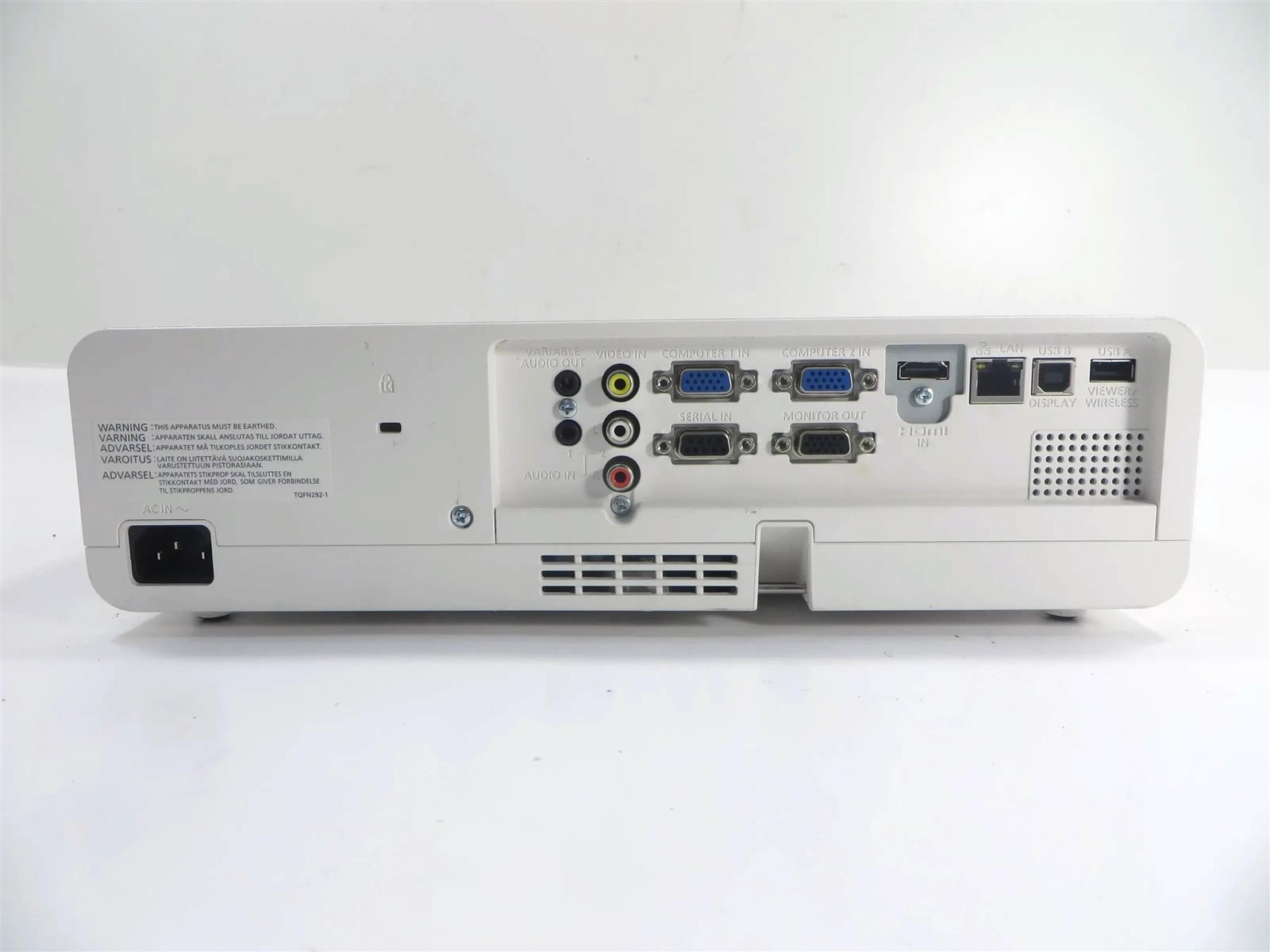 PANASONIC PT-LW333 LCD Projector HDMI VGA ( Lamp Runtime : 00 Hours)