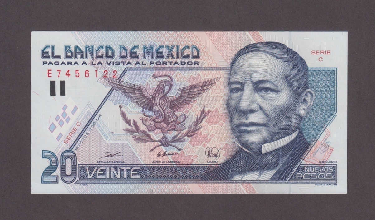 MEXICO P.100-6122  20 NUEVOS PESOS 10.11-1992 UNC FAINT STAIN AT BOTTOM  2601