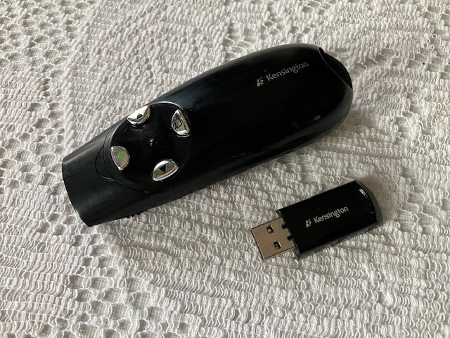 Logitech Wireless Presenter R800 With Green Laser Pointer