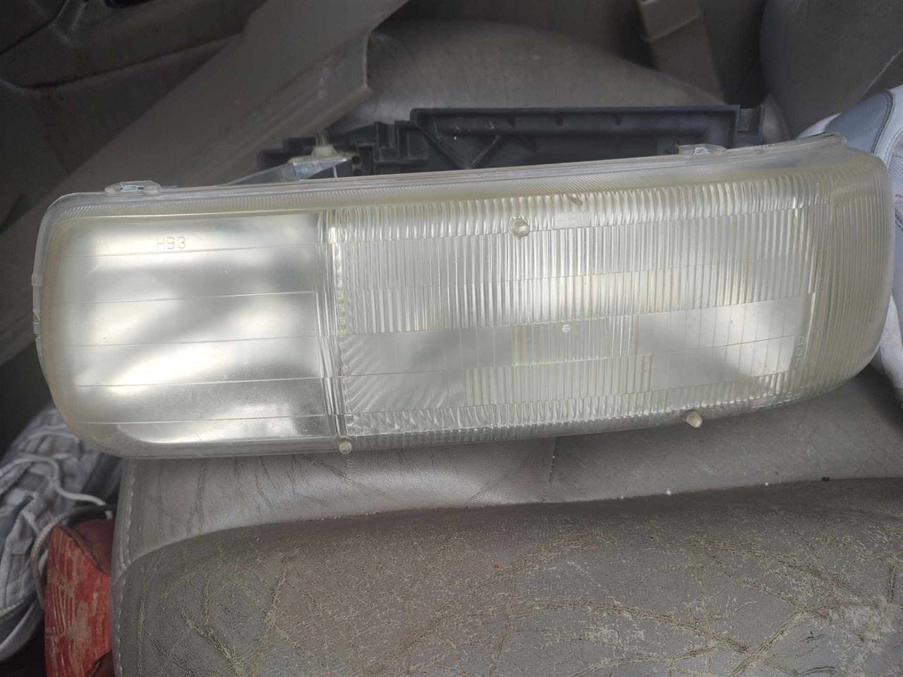 SUBURBN15 2006 Glove Box 18763