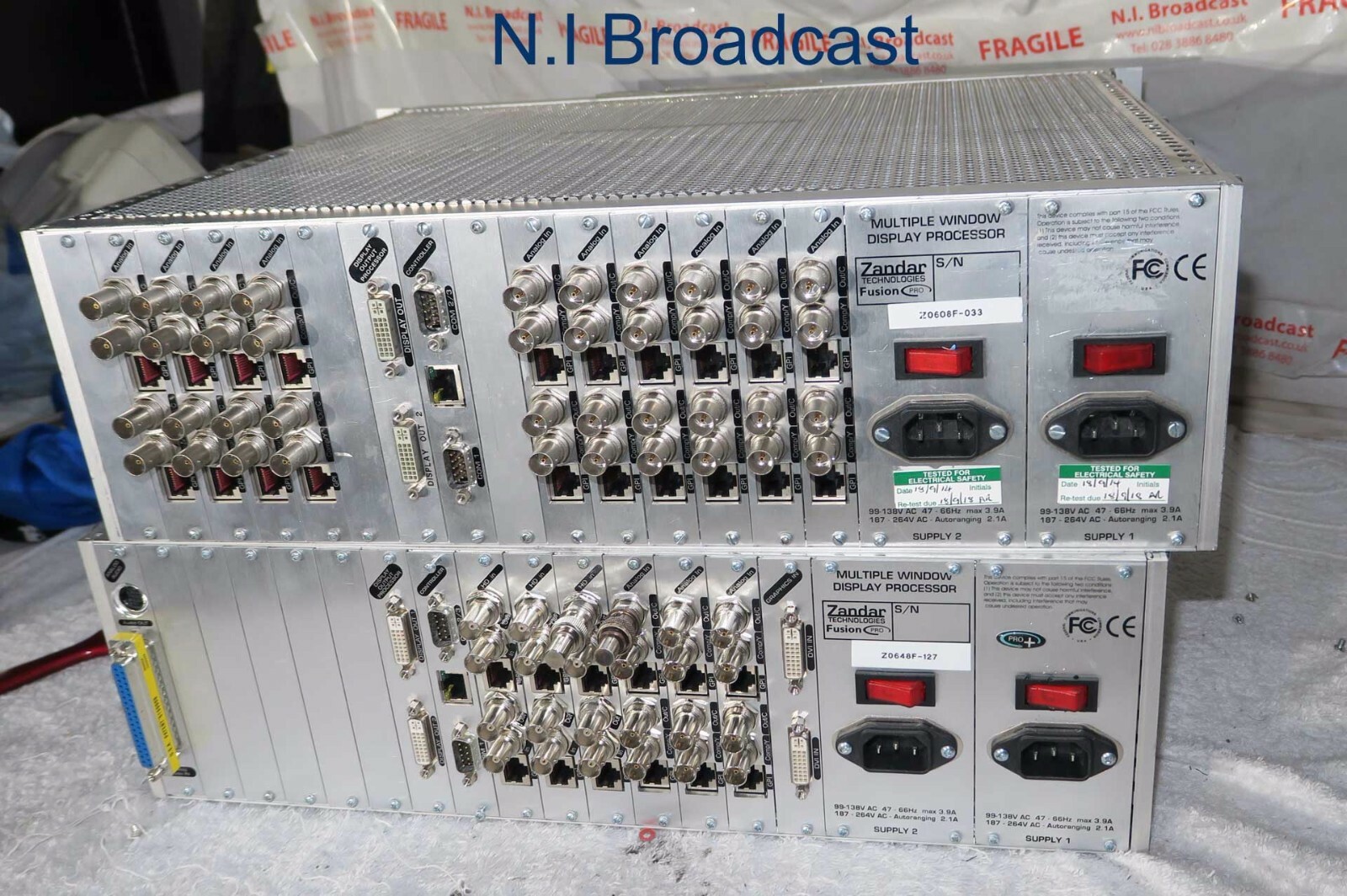 2x zandar fusion multiviewers