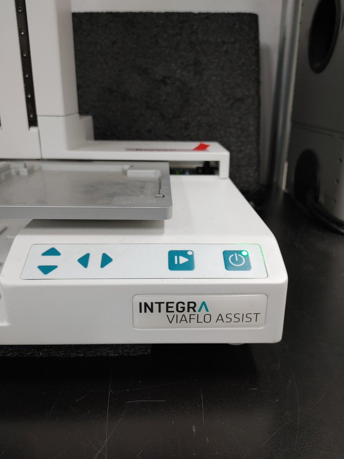 INTEGRA VIAFLO ASSIST Automating Multichannel Pipette