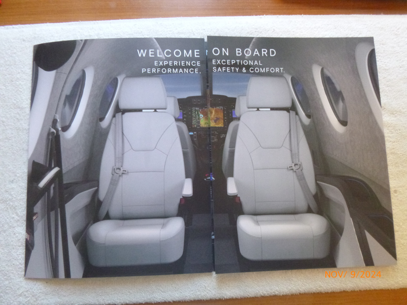 EPIC E1000 GX - Foldout Brochure - Perfect for the Aerospace Collector