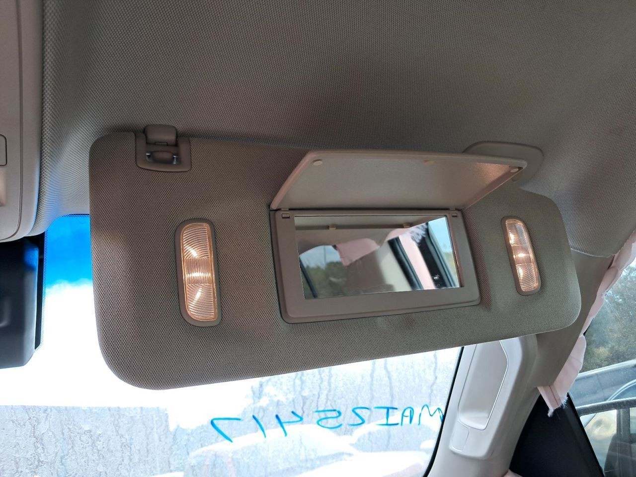 YUKONXL15 2016 Glove Box 4801636