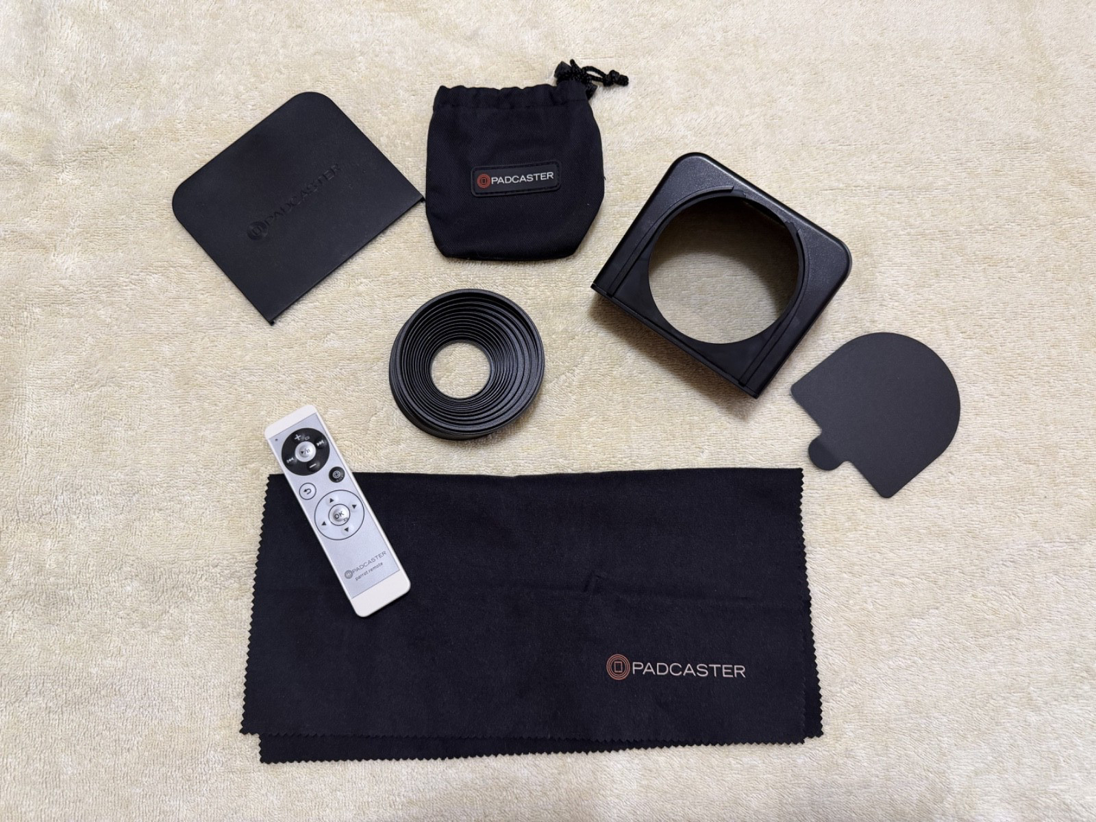 Parrot Padcaster Teleprompter with rings and remote