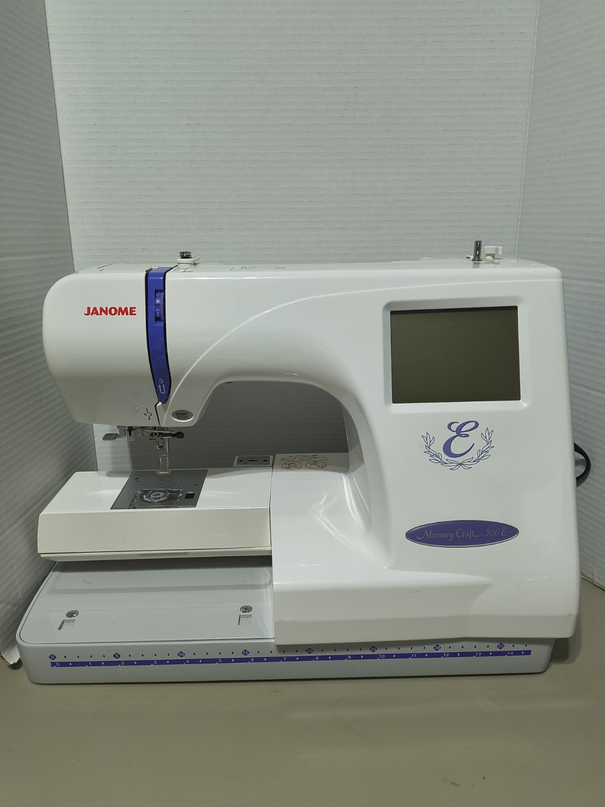 Janome MC300E Memory Craft 300E Computerized Embroidery Machine Tested Excellent