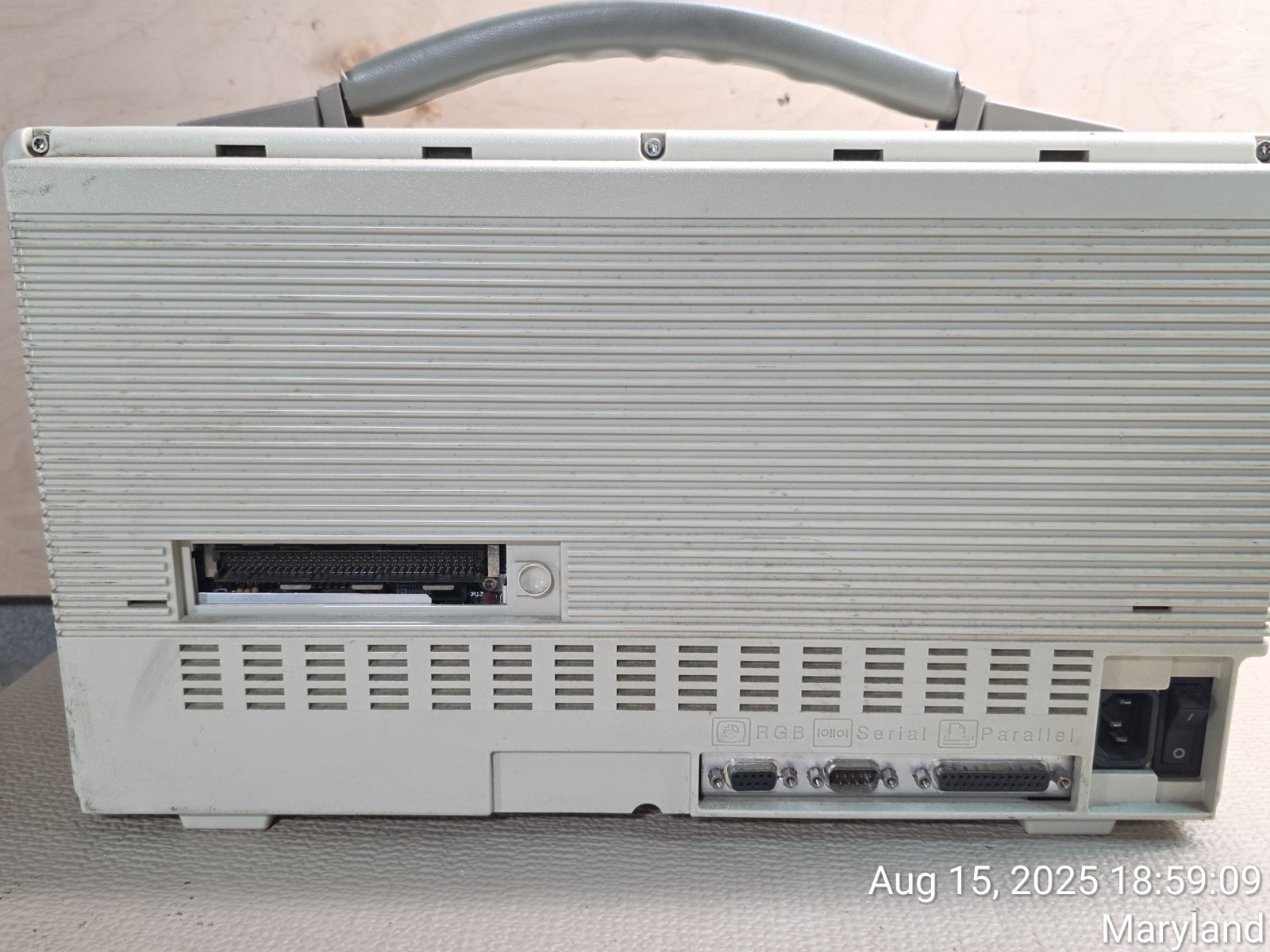 Vintage COMPAQ Portable III Computer Model: 2660 - Powers ON