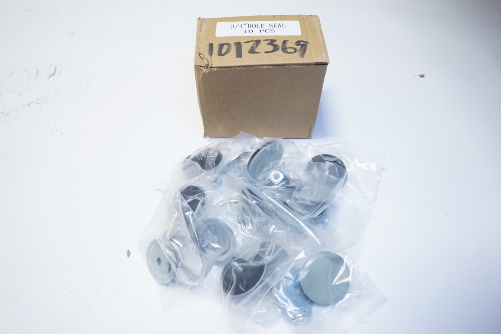 New Lot of 10 Hole Plug Steel, 3/4" Conduit Hole Size 2.5" Dia Ships FREE