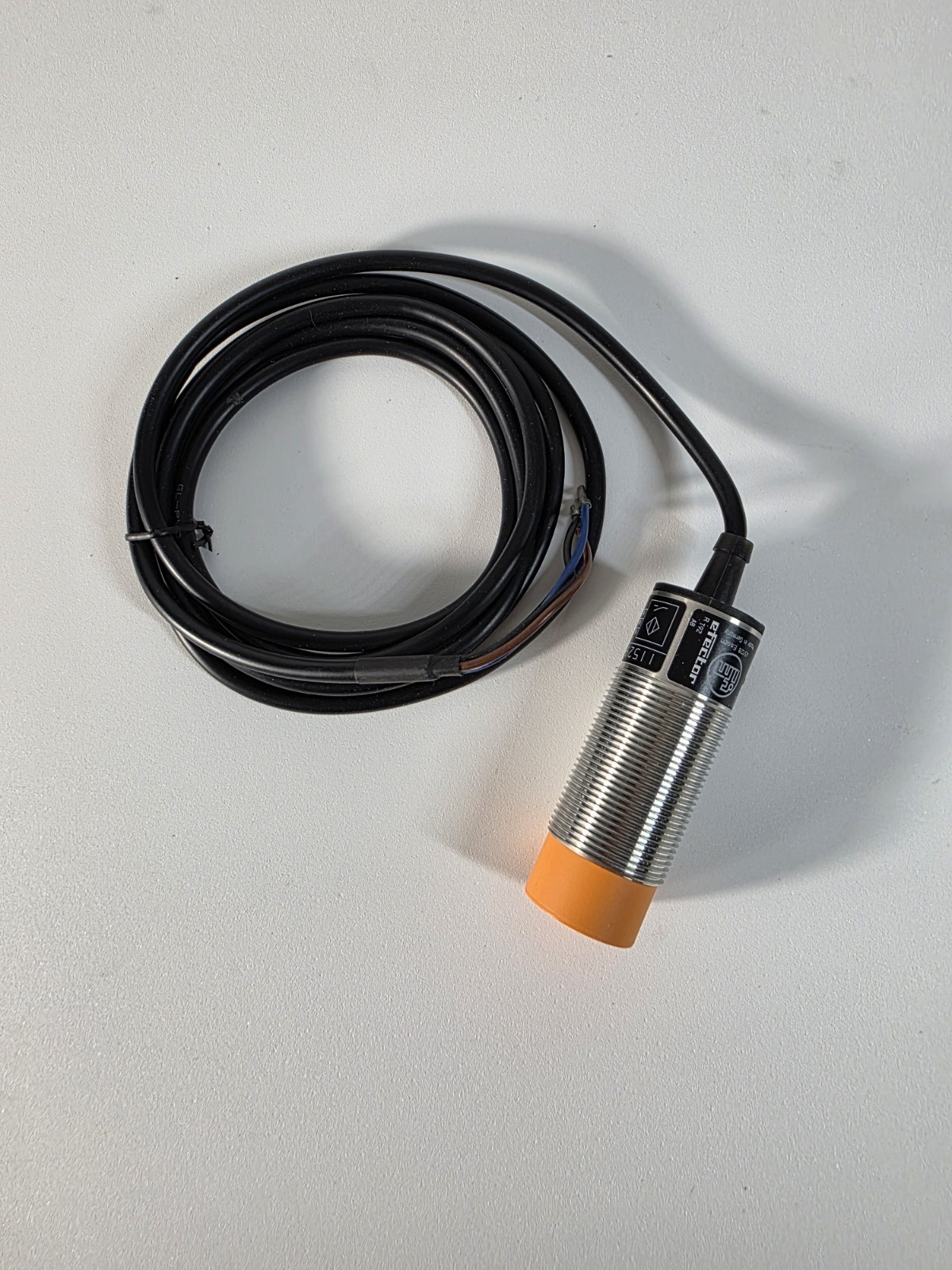 EFECTOR,IIA3015-ANKG II5292,INDUCTIVE PROXIMITY SWITCH NEW