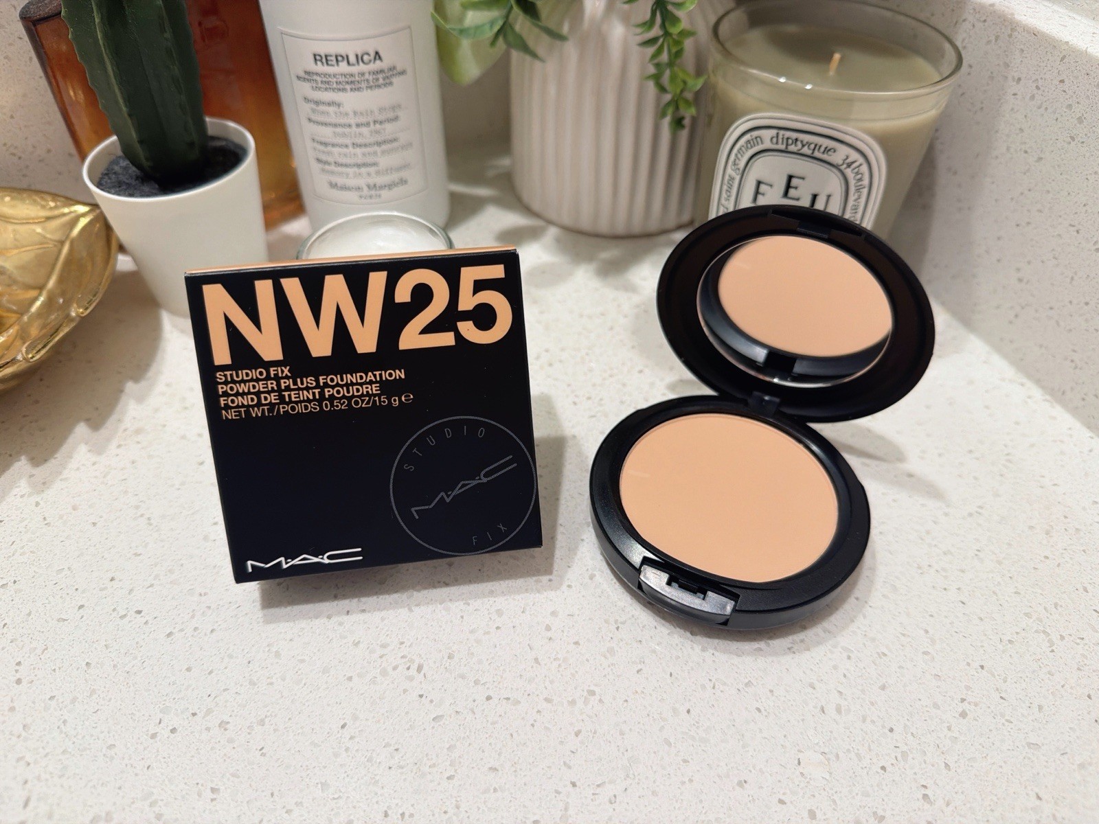 M·A·C Studio Fix Face Foundation Powder  NW25 - 0.52oz NIB