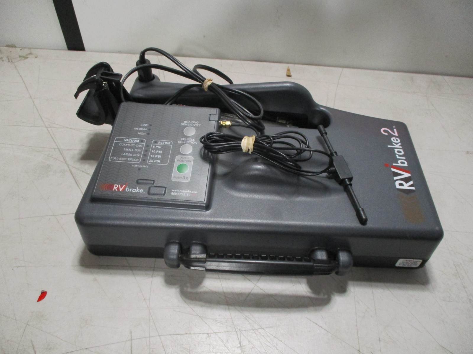 RVi Brake 2 RVIM2 Auxiliary RV Towing Braking System Excellent Cond. *No Remote*