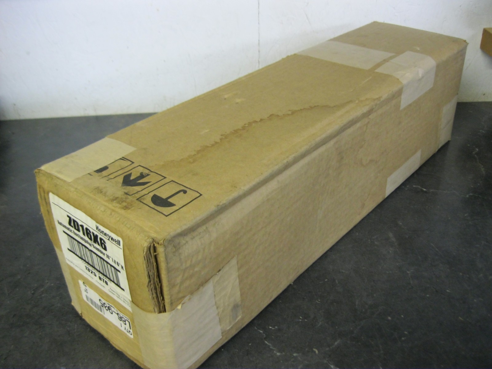 Honeywell ZD16X6 16" x 6". Rectangular Parallel Blade Damper, Total Zone, 24 VAC