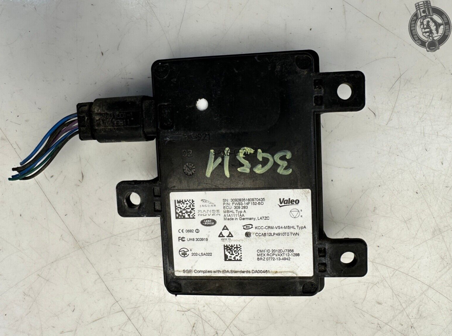 2017-2020 JAGUAR XE XF F-PACE REAR LEFT / RIGHT BLIND SPOT SENSOR CONTROL MODULE