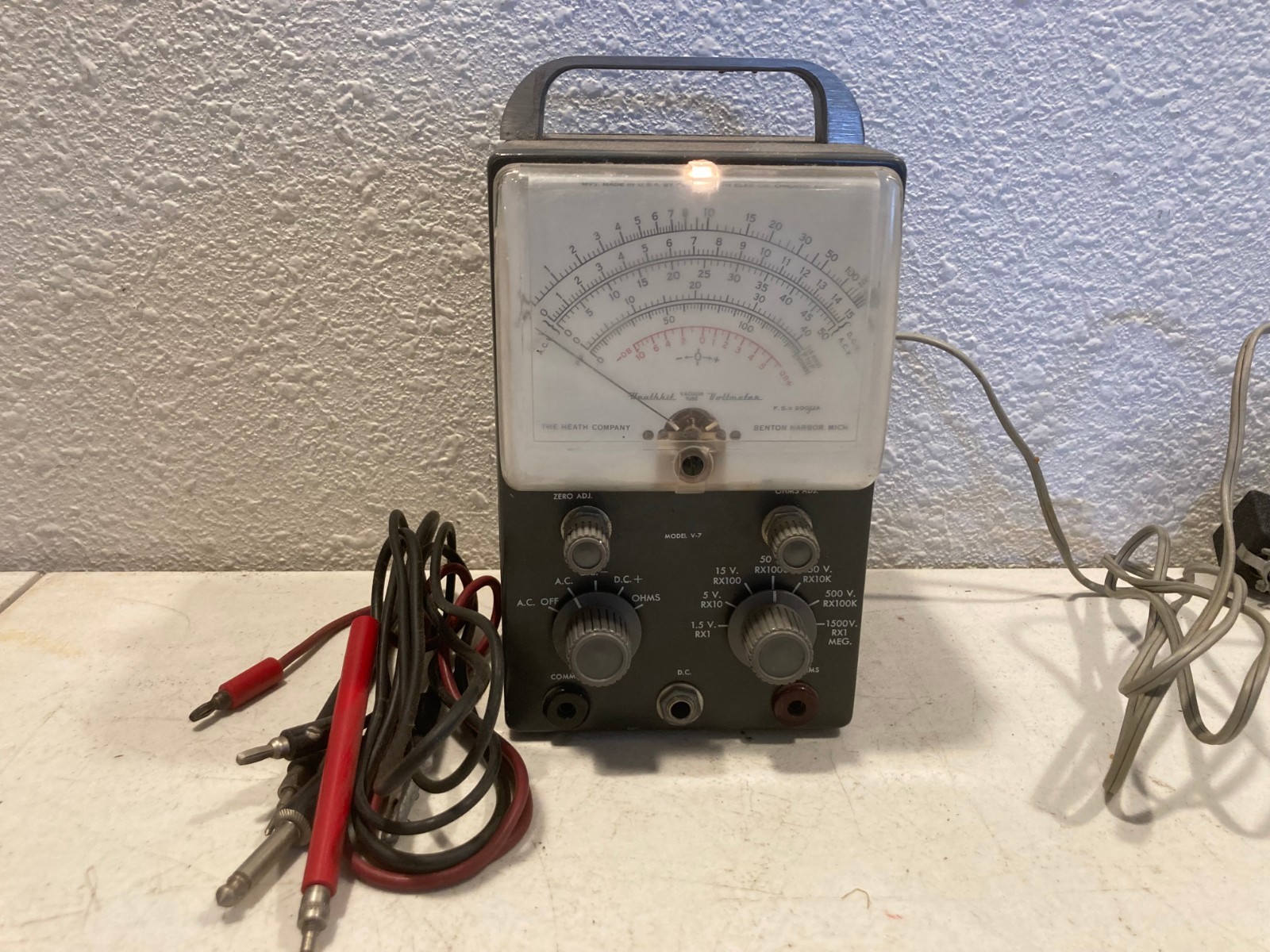 Heathkit Vacuum Tube Voltmeter - Model V-7A