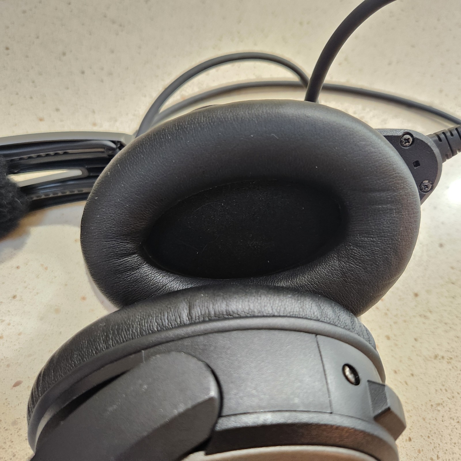 Bose A20 ANR Aviation Headset w/ Single U174 Plug, No Bluetooth