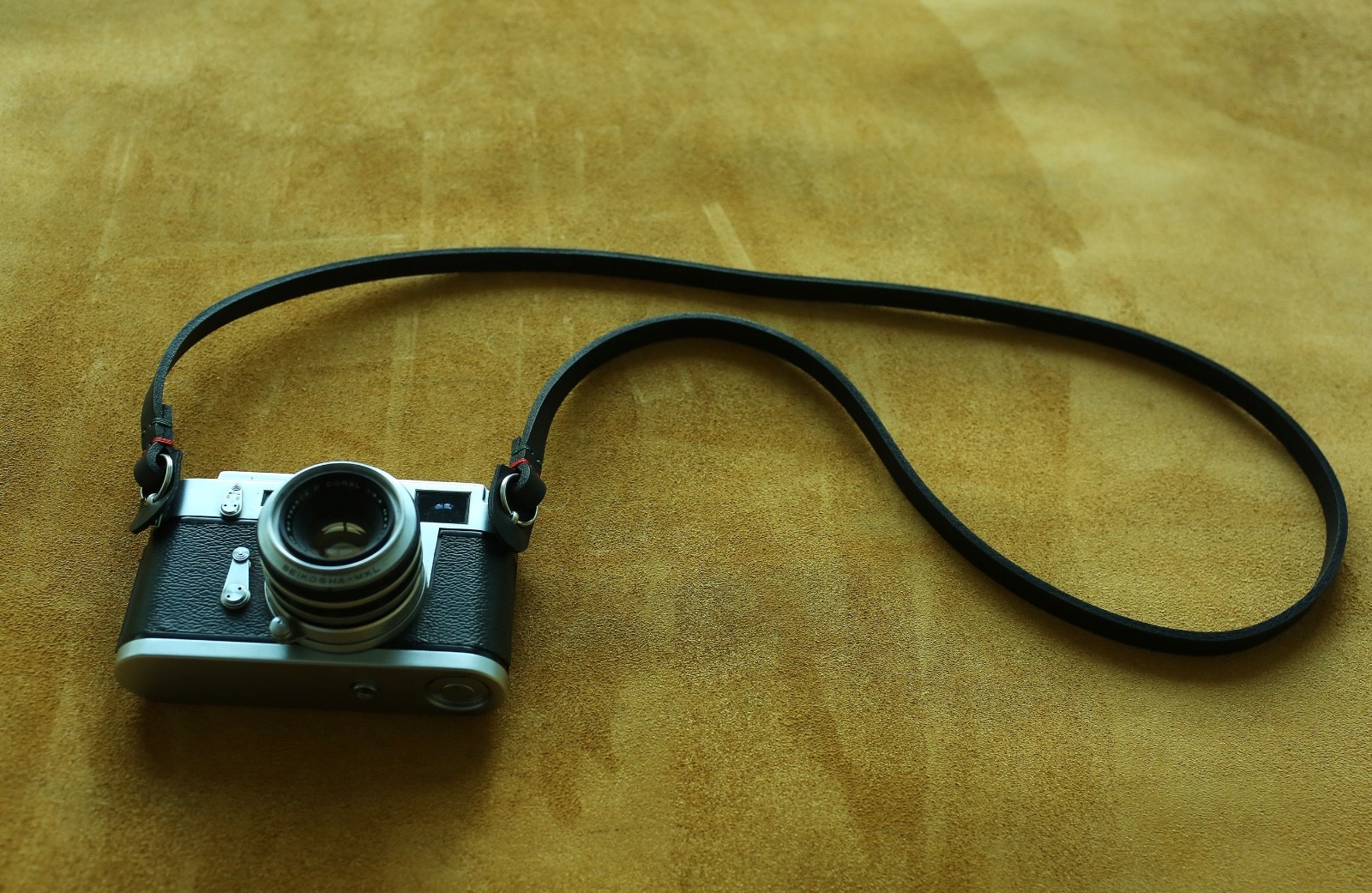 Windmup Stealth Black | Handmade Thick Leather Camera Strap