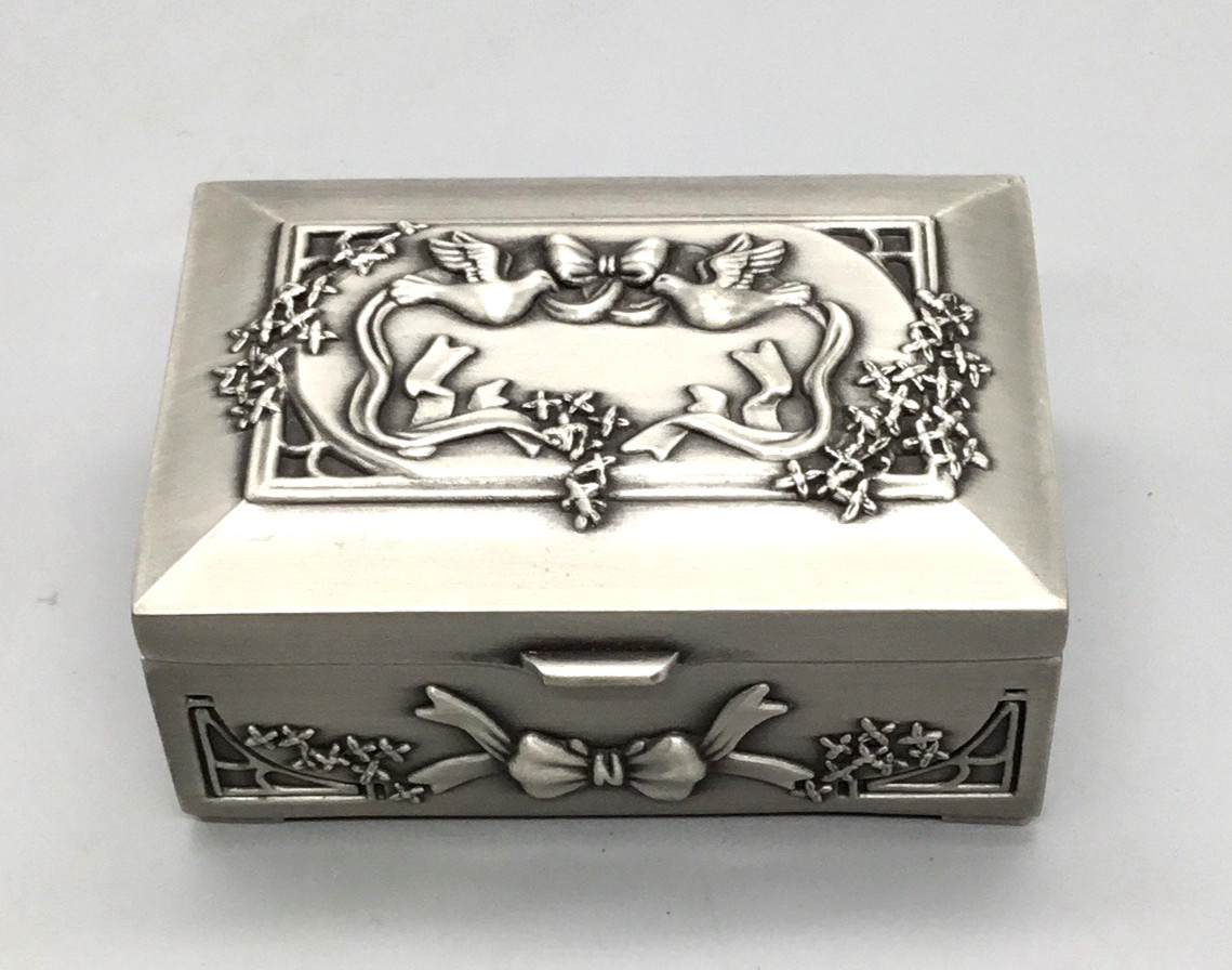 Small Pewter Dove Trinket Storage Box 3" x 2" x 1.25"
