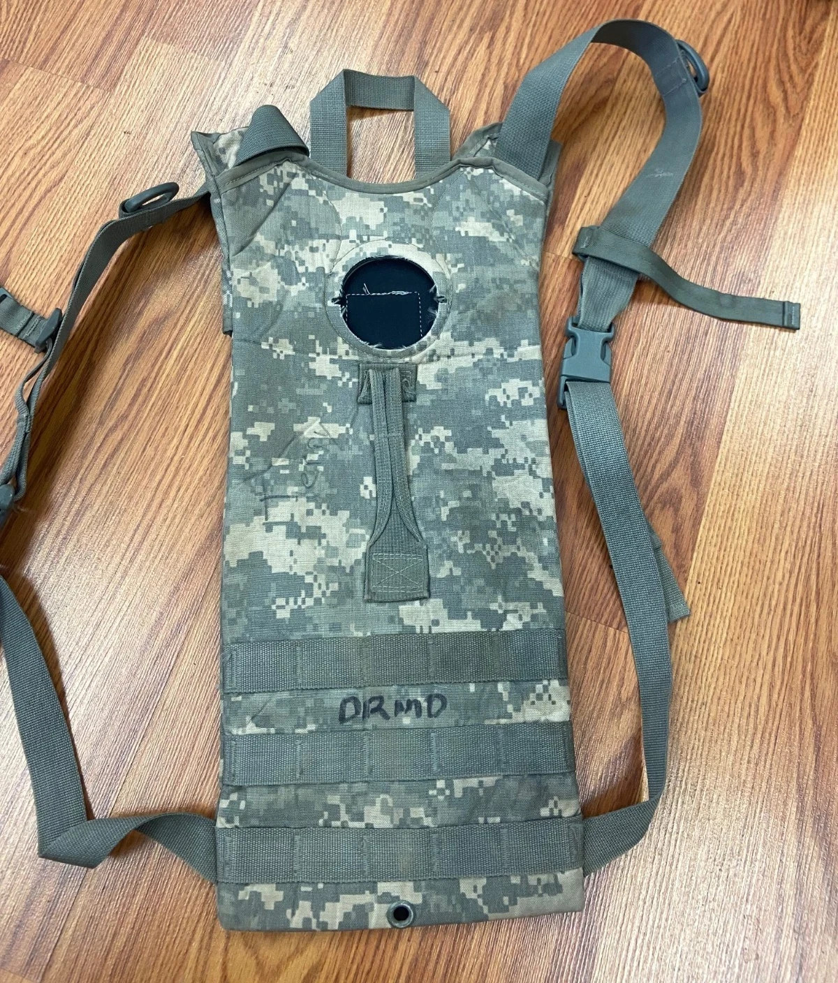 MOLLE II Hydration Carrier ACU Digital Camo  no bladder US Military Pack