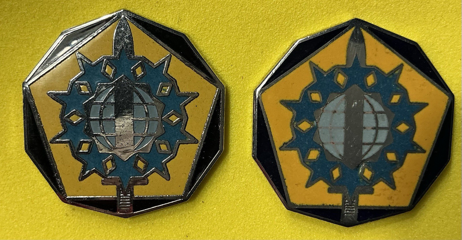Pair of US Army Reserve Personnel Center Unit Crest Pins