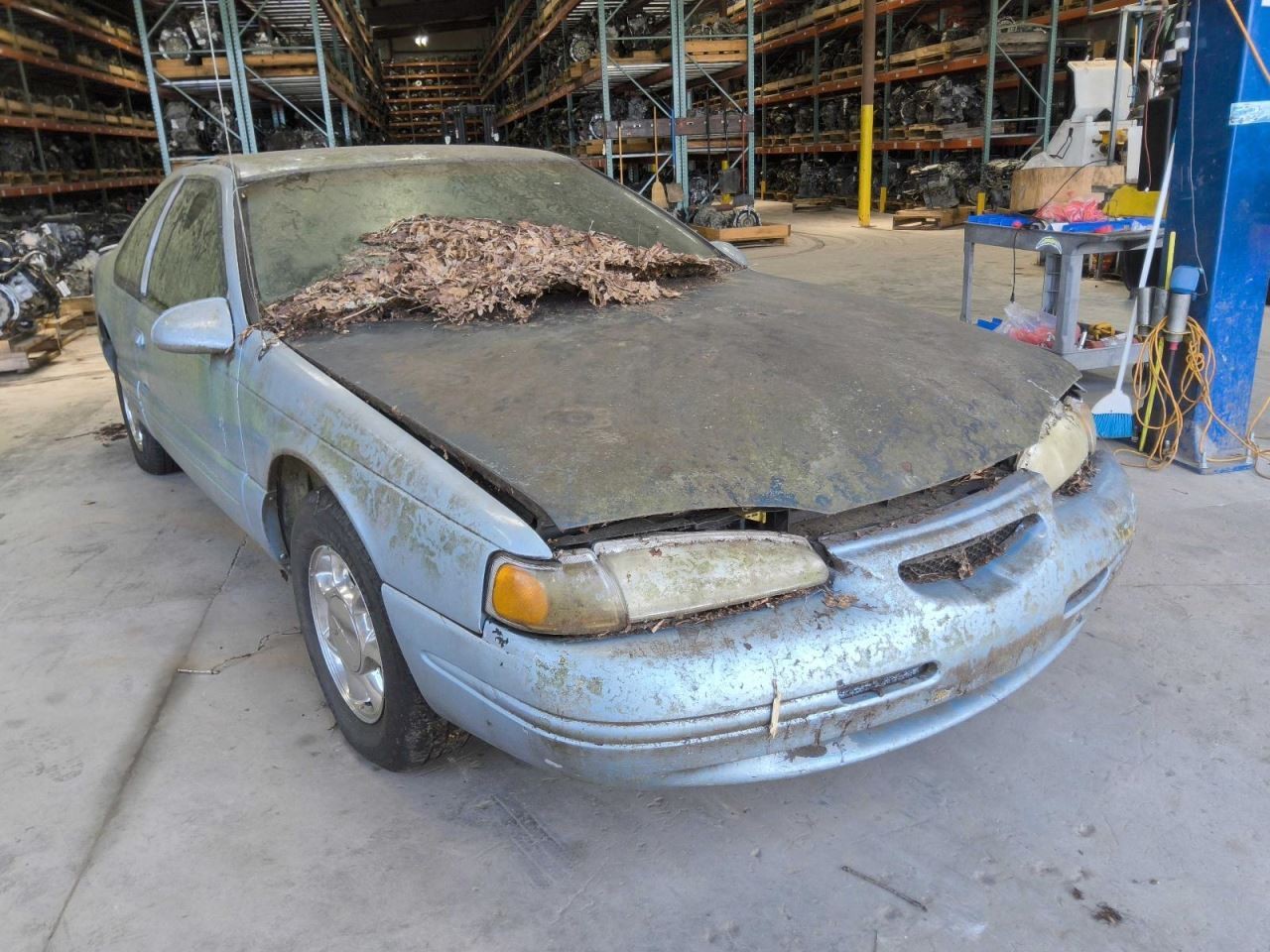 Ford Thunderbird 1997 Battery Tray 646394