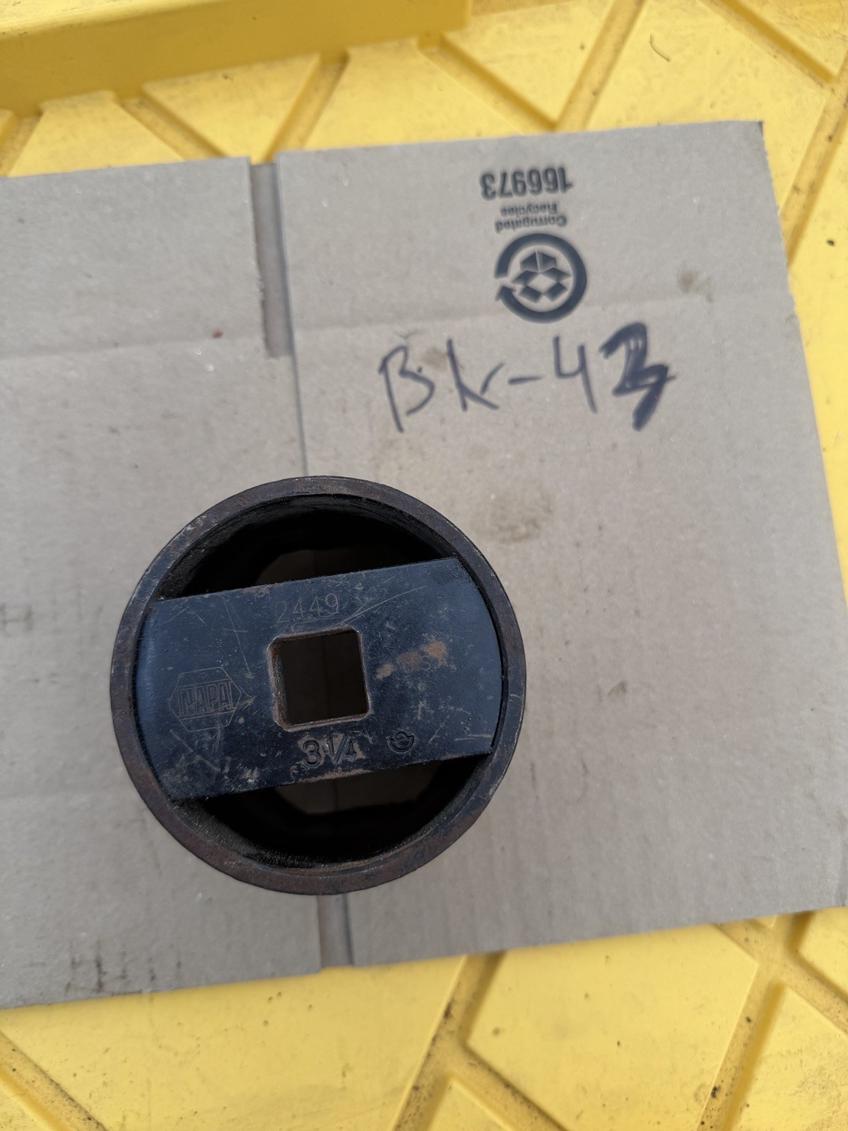 Carlyle by Napa 3/4" Drive 3-1/4" Oct Spindle Nut Socket #2449 8 Point