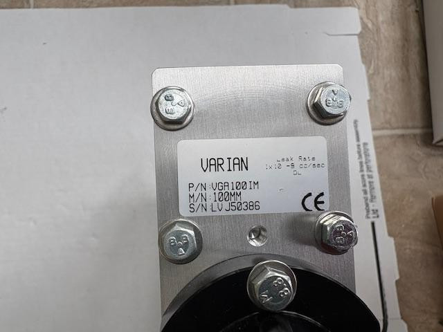 Varian VAT 100mm UHV Vacuum Gate Valve Part Number- VGA100IM Lab, free shipping