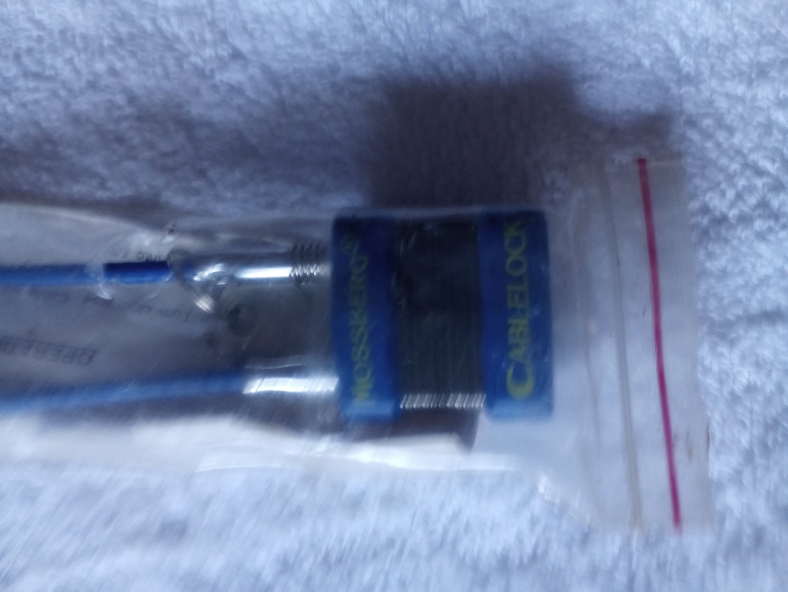 Mossberg Blue Cable Firearm Safety Gun Lock w/2 Keys Instructions