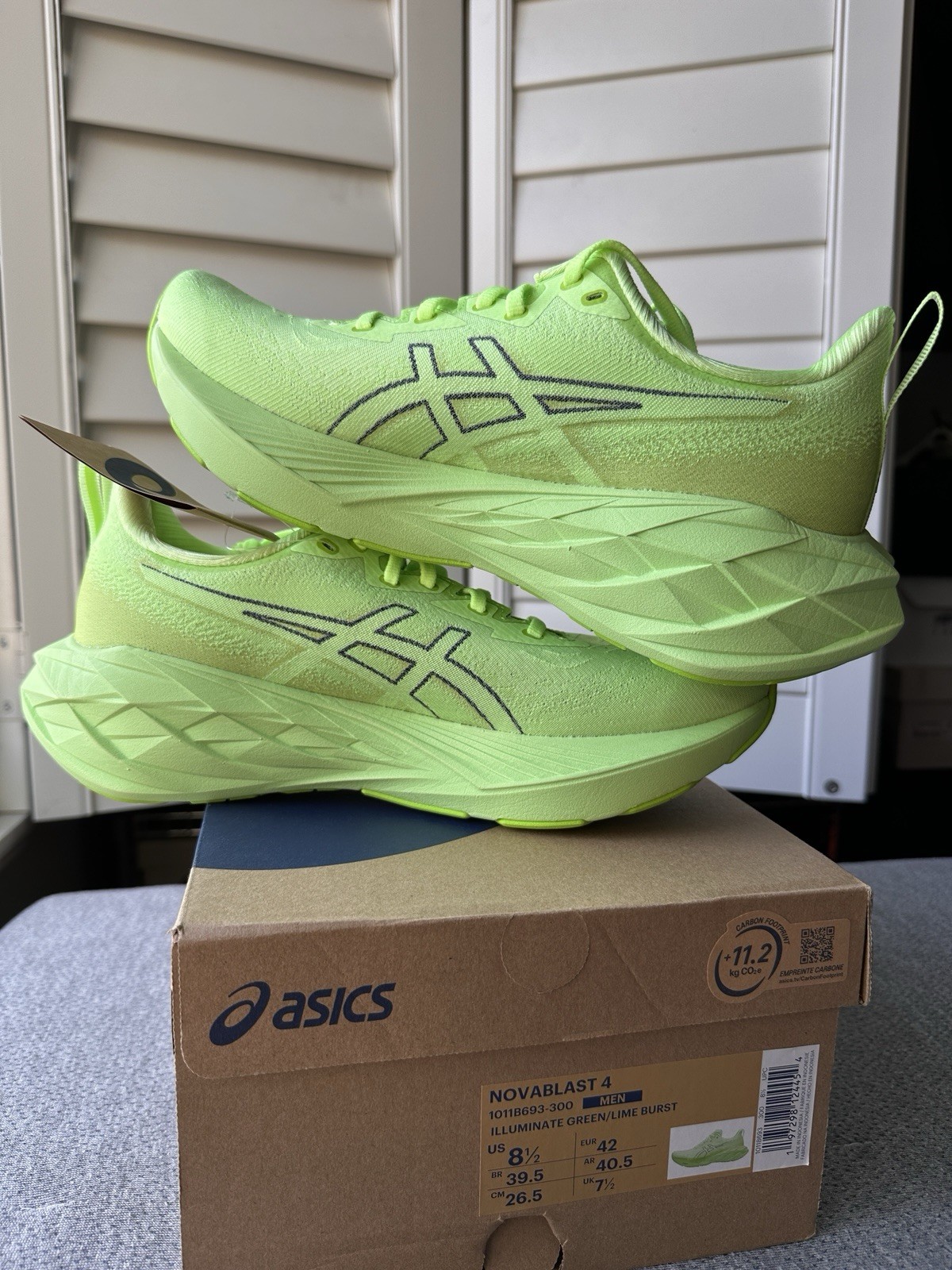 ASICS Novablast 4 Illuminate Green Men's Size 8.5