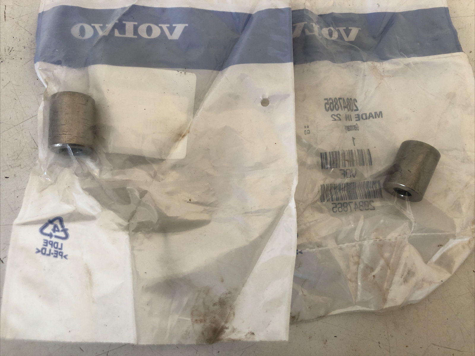 GENUINE VOLVO SPACER SLEEVE 20847865 NEW OEM SET OF 2 VOE20847865