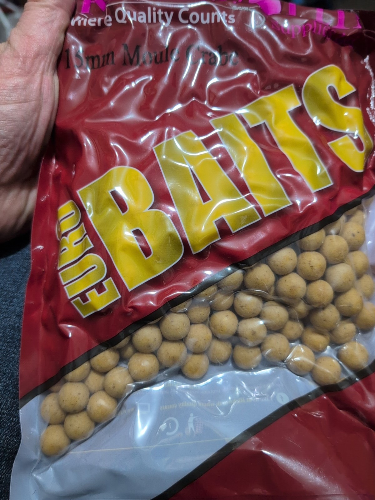 15mm boilies for carp fishing Moule Crabe 1kg Bag I Think They Mean Crab.
