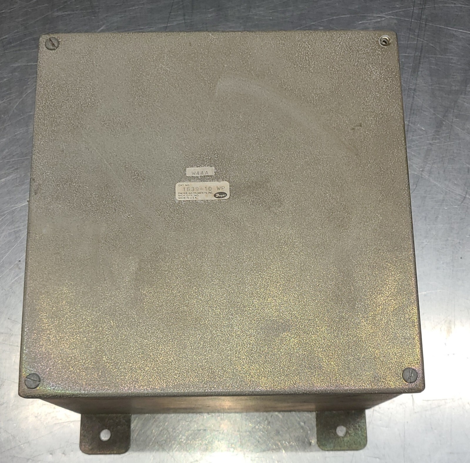 Dwyer Instruments 1639-10 Pressure Switch