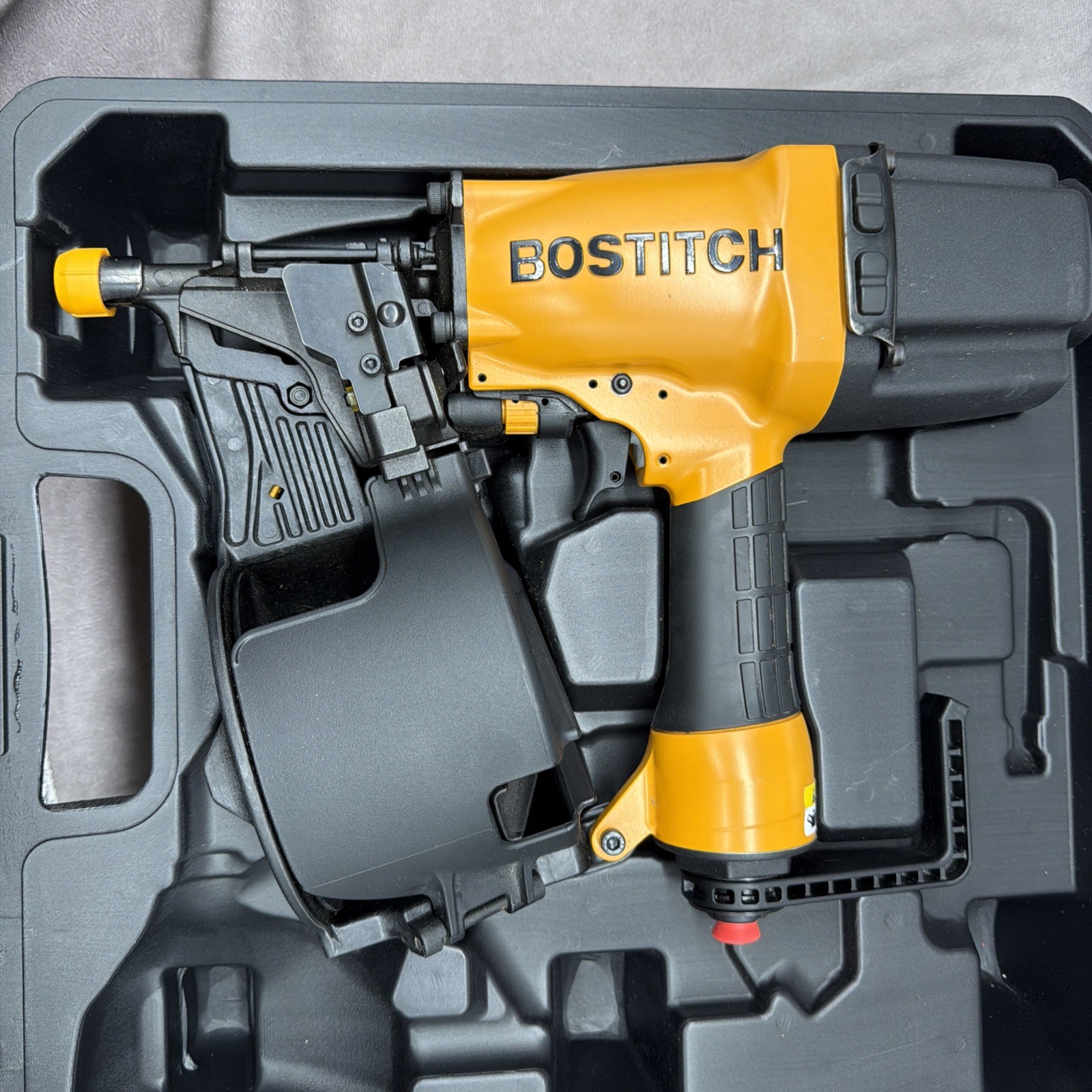 Bostitch N75C Coil-Fed Pneumatic Sheathing Siding Nailer Nail Gun 1-1/2”–3”