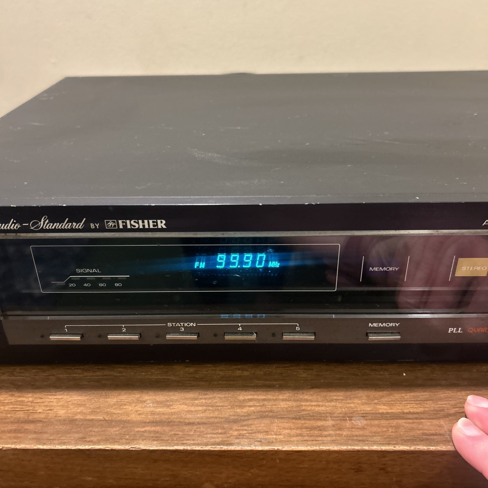 Fisher Studio-standard Synthesizer Tuner FM-660