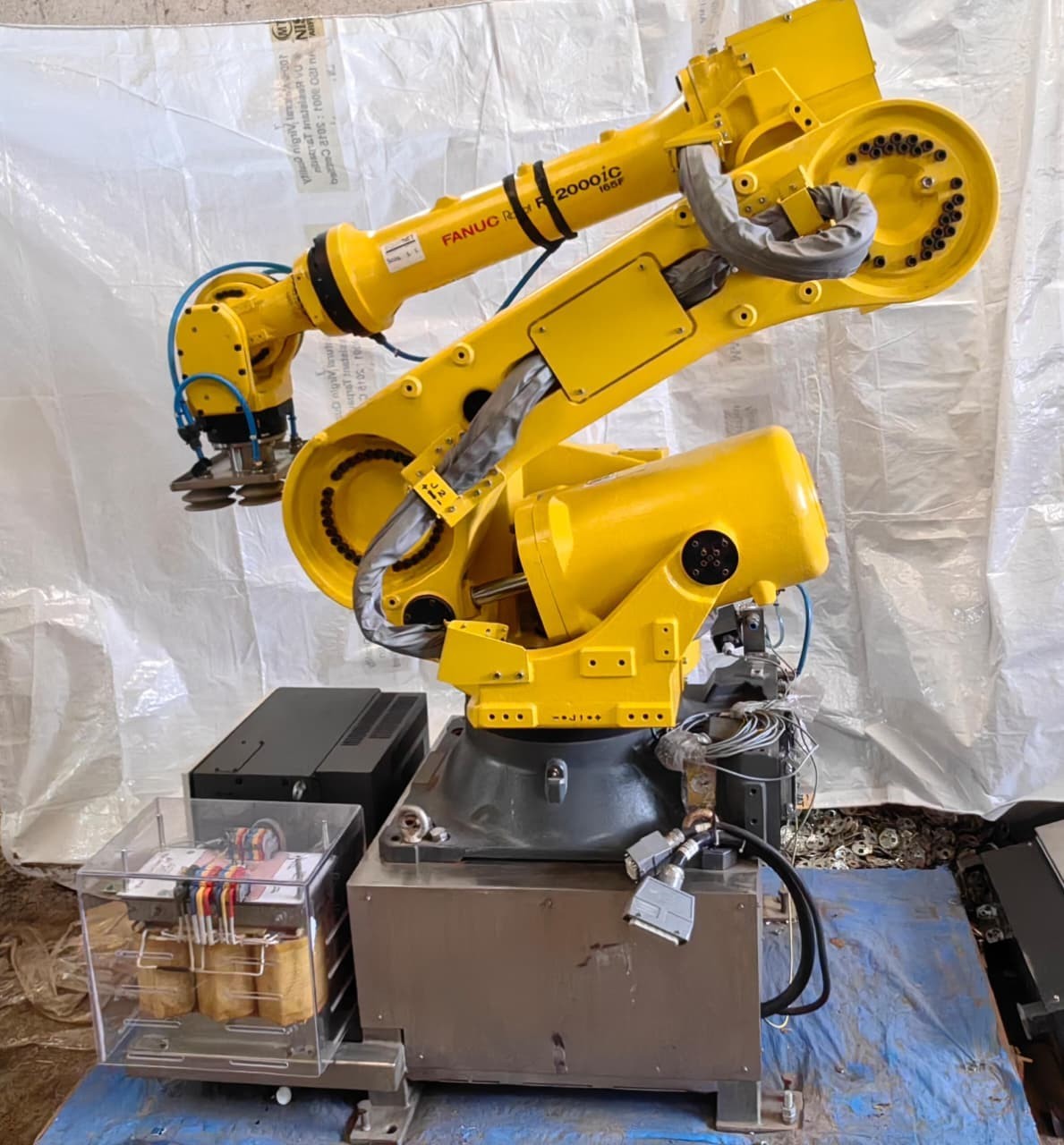 FANUC ROBOT R-2000iC 165F | A05B-2654-B001 FANUC SYSTEM R-30iB MATE PLUS 2022