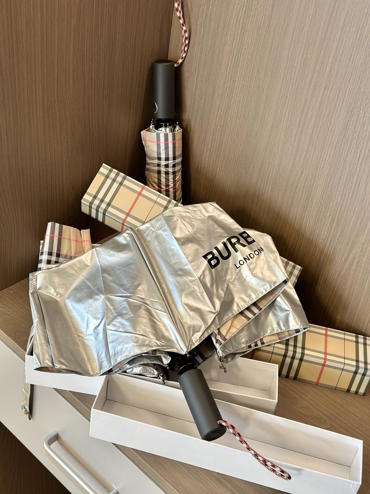 Vintage Folding Umbrella Nova Check Beige Storage Bag