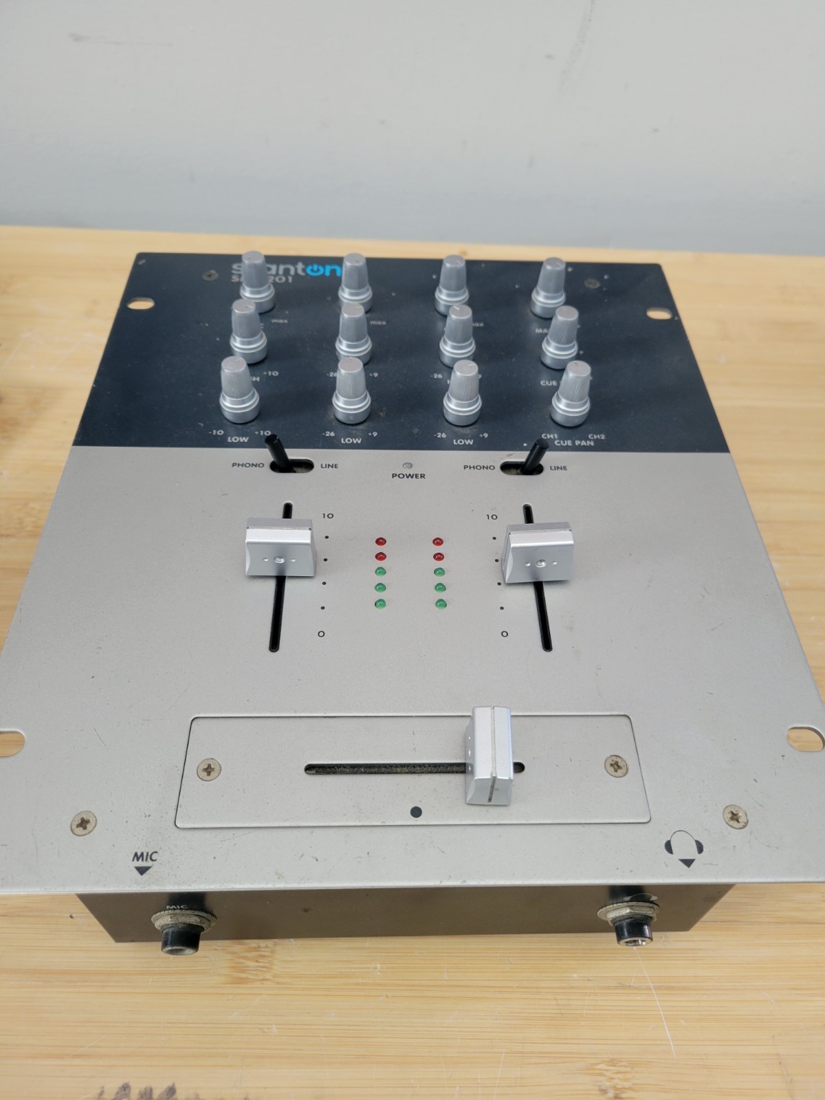 Stanton SMX.201 DJ Mixer 2Ch 2Ph 2Ln 1Mi 2Band EQ