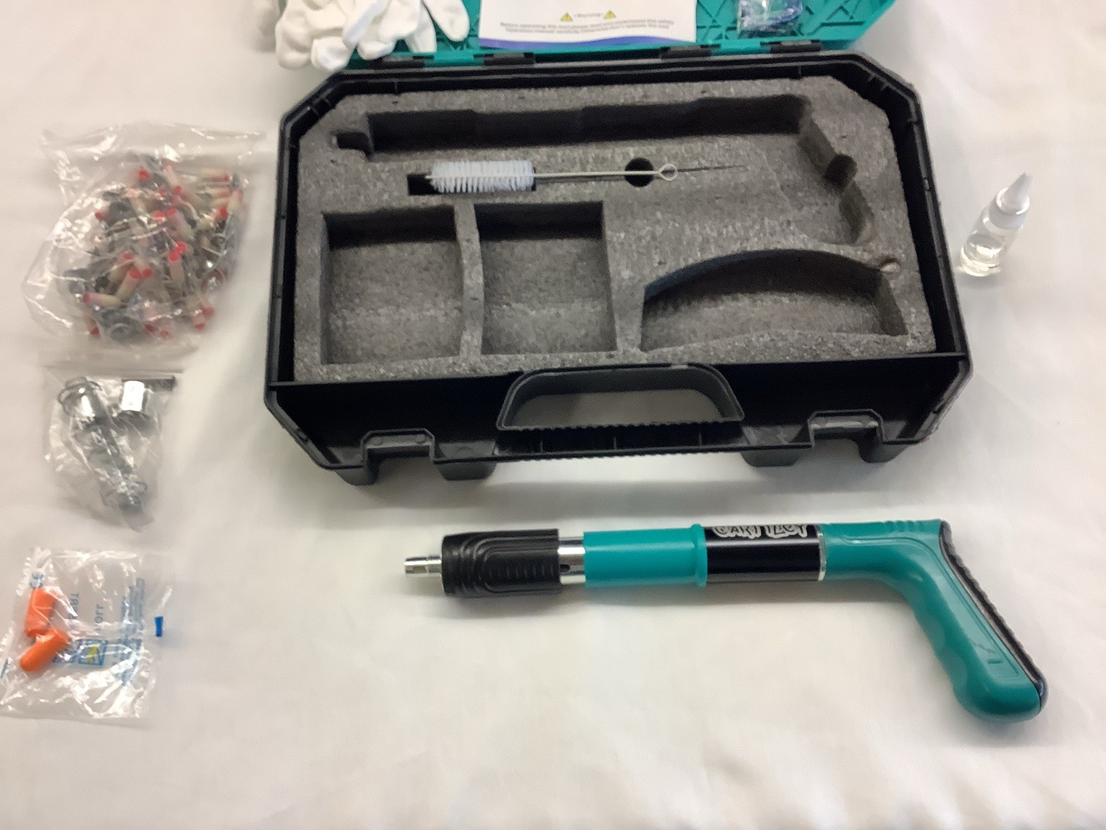 Handheld Concrete Steel Nail Gun Rivet Tool