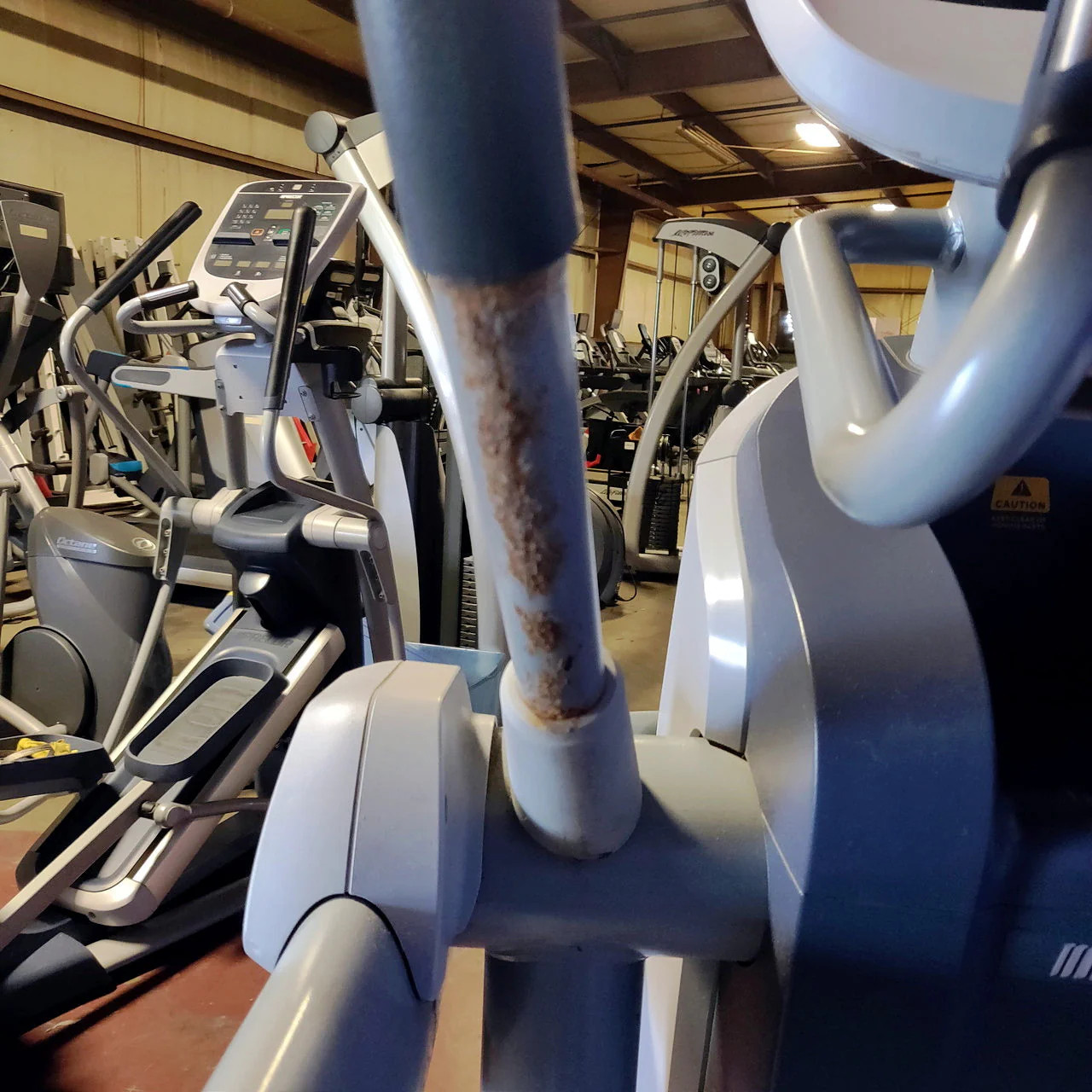 Precor AMT 813 w/ P10 Console