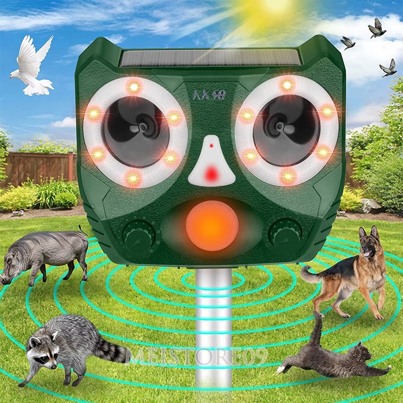 Ultrasonic Animal Repellent Outdoor Deer Repellent Device Animal Repeller W/Lamp