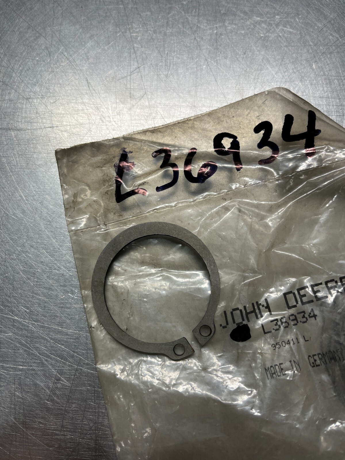 L36934   Genuine OEM  John Deere    SNAP RING