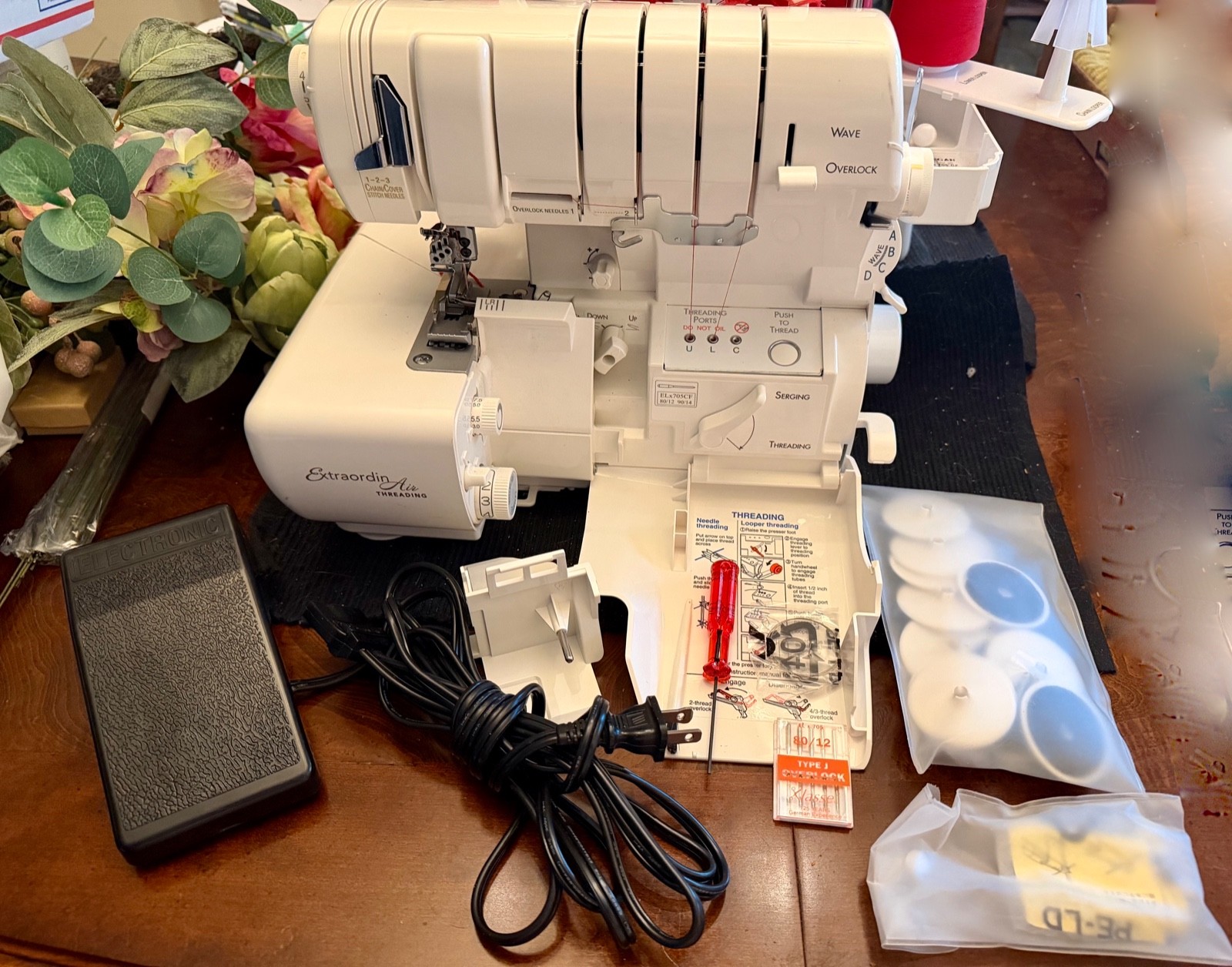 Baby Lock Evolution BLE8W-2 Electronic Serger w/Trolly