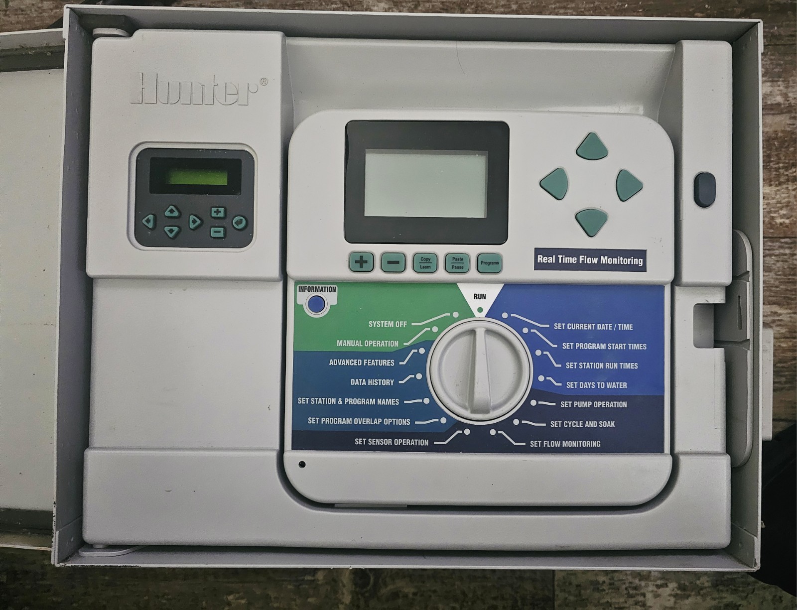 Hunter  ACC 1200 Commercial Controller Clock 42 Stations Outdoor Weather Box