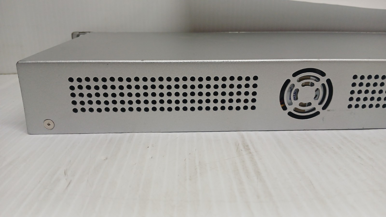 Ubiquiti Networks Unifi Security Gateway Pro 4 USG-PRO-4 *WORKING* *READ*