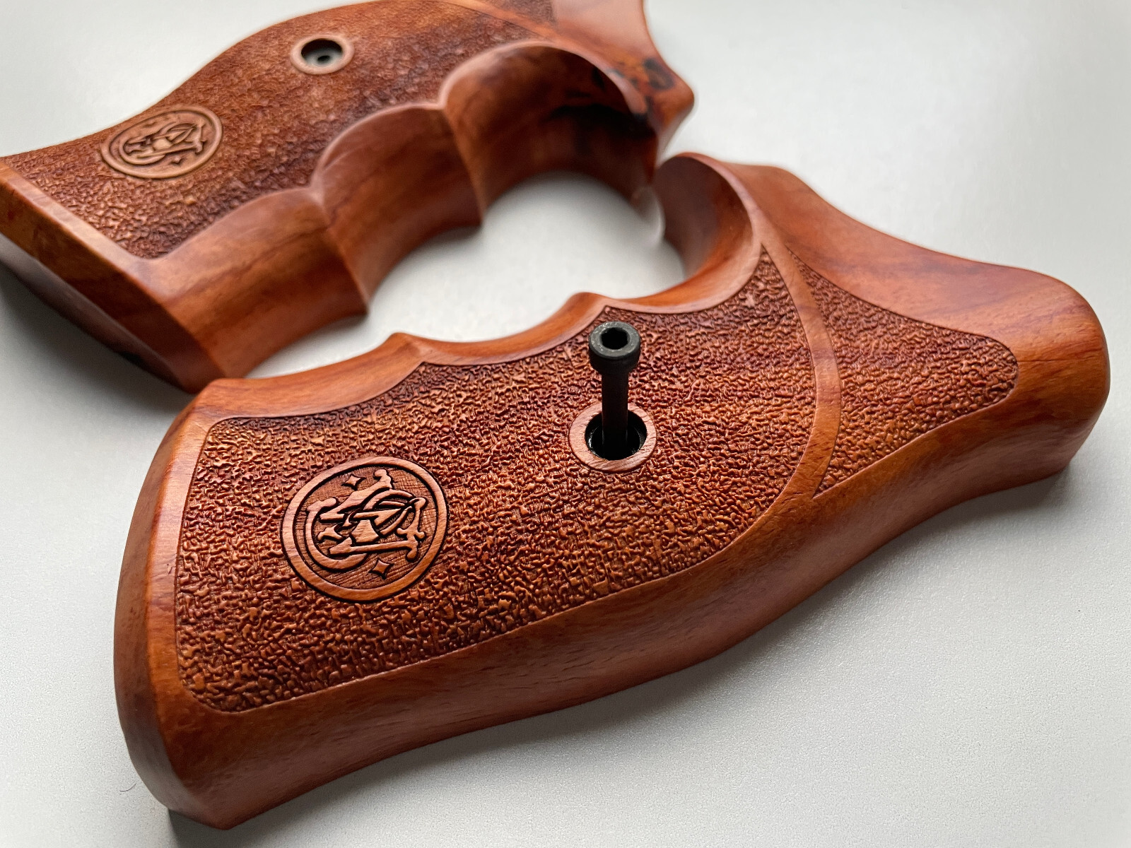 New Checker Handle Hard wood Grips Decorate for S&W N , Square Butt Revolver#08