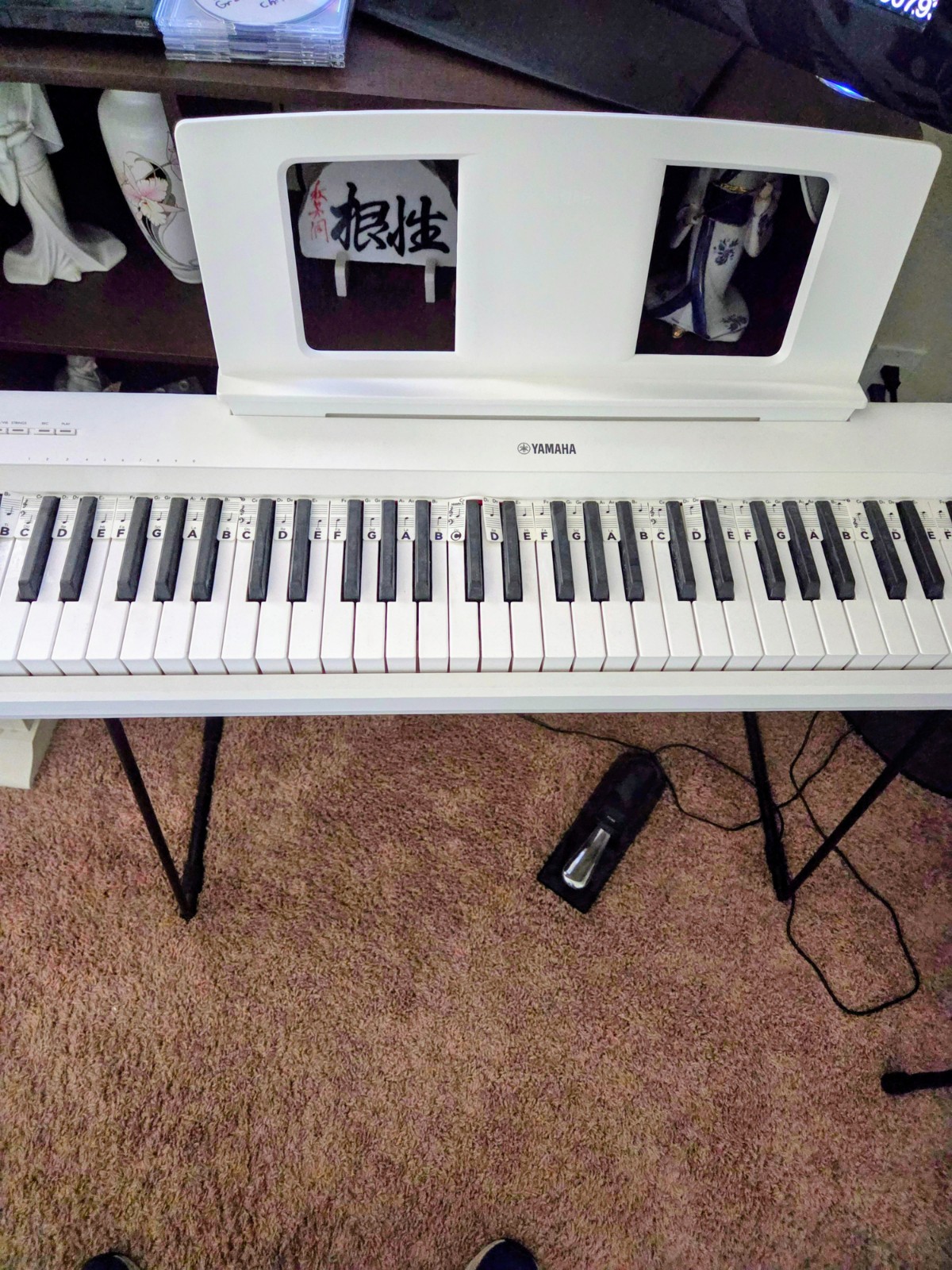 Yamaha NP-15 61-Key Piaggero Ultra-Portable Digital Piano, White